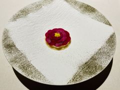棕榈芯碎帝王蟹配甜菜根-The Georg(东华门店)