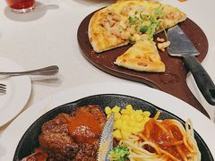 -汤姆家的牛排意面披萨(新城市广场店)