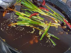 红汤锅底-石灰市毛记烧鸡公(解放碑店)