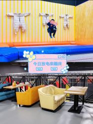 -蹦贝运动中心·蹦床·攀岩·闯关(龙岗店)