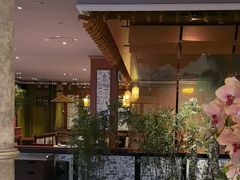 -八府香鸭·啫啫煲(华山路店)