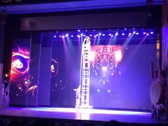 -工人俱乐部剧场杂技表演