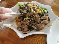 -黄记四更烤乳猪店