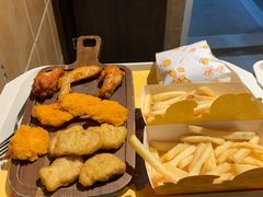 餐饮设施-蓝精灵乐园·世茂精灵之城主题乐园