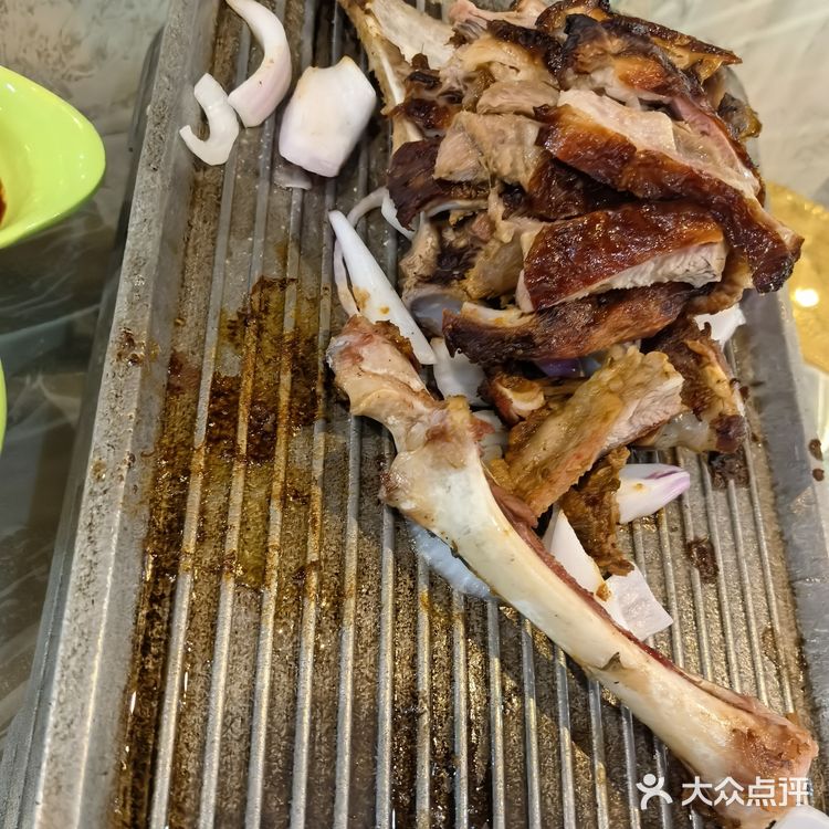 团购套餐是不能约小蒙古包的 大的蒙古包会有节目表演