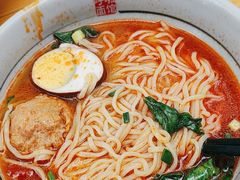 -呼啦面馆·头牌豌杂面(建新东路店)
