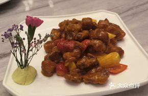 Fruit-Flavored Sweet and Sour Pork