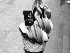 巧克力软冰淇淋-GODIVA(港汇恒隆广场)