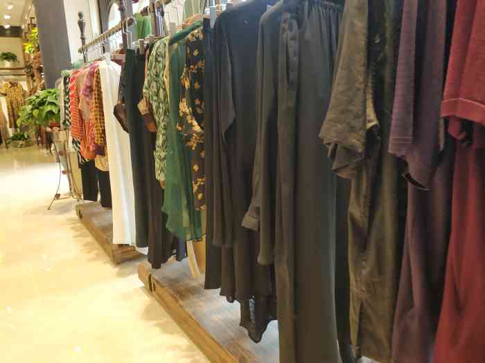 韦小宝丝绸生活馆(解放南路店)-"偶然路过的店,进去转了转,店面装修古