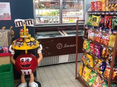 零售区-全家便利店(东直门店)