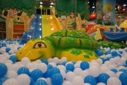 -萌宠亲子动物乐园(槐房万达店)