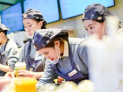 -奈雪的茶(亨特国际广场店)