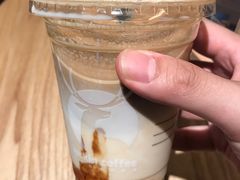 陨石拿铁-瑞幸咖啡(外滩SOHO店)