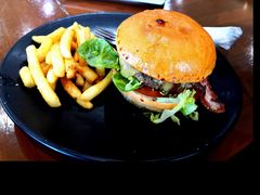 -12 Rocks Beach Bar Cafe