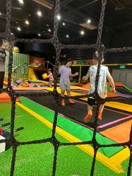 -蹦蹦跳跳(新奥购物中心店)