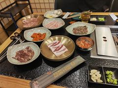 -臻牛烤肉