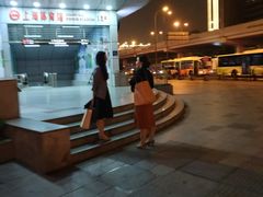 -上海体育馆(地铁站)