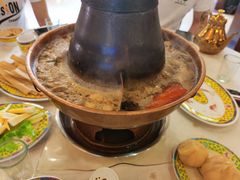 鸳鸯锅-清真马家美食城•海鲜•青岛菜•火锅(延安三路店)