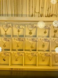 -PINKBOX聘饰珠宝(广百百货店)