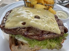 -Bully Hayes Restaurant & Bar