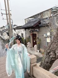 -一揽芳华汉服旗袍体验馆(拙政园店)