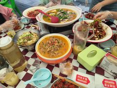 -川流不息·地道川菜·小龙虾(新松江路店)