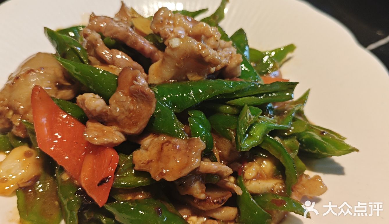 鸭油很香，酸菜鱼的酸菜挺好吃的，这个客家菜