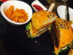 -HIGH FIVE哈福手工汉堡(桂林路店)