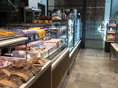 面包甜点陈列柜-巴黎贝甜(常德路店)