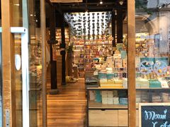 -猫的天空之城概念书店(杭州南宋御街店)