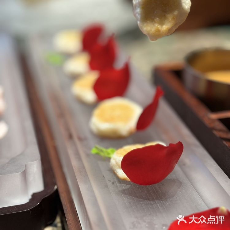 这家海鲜火锅太嗲啦！