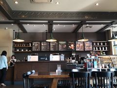 大堂-星巴克臻选(盐城金鹰聚龙湖店)