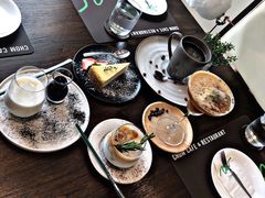 -Chom Cafe and Restaurant