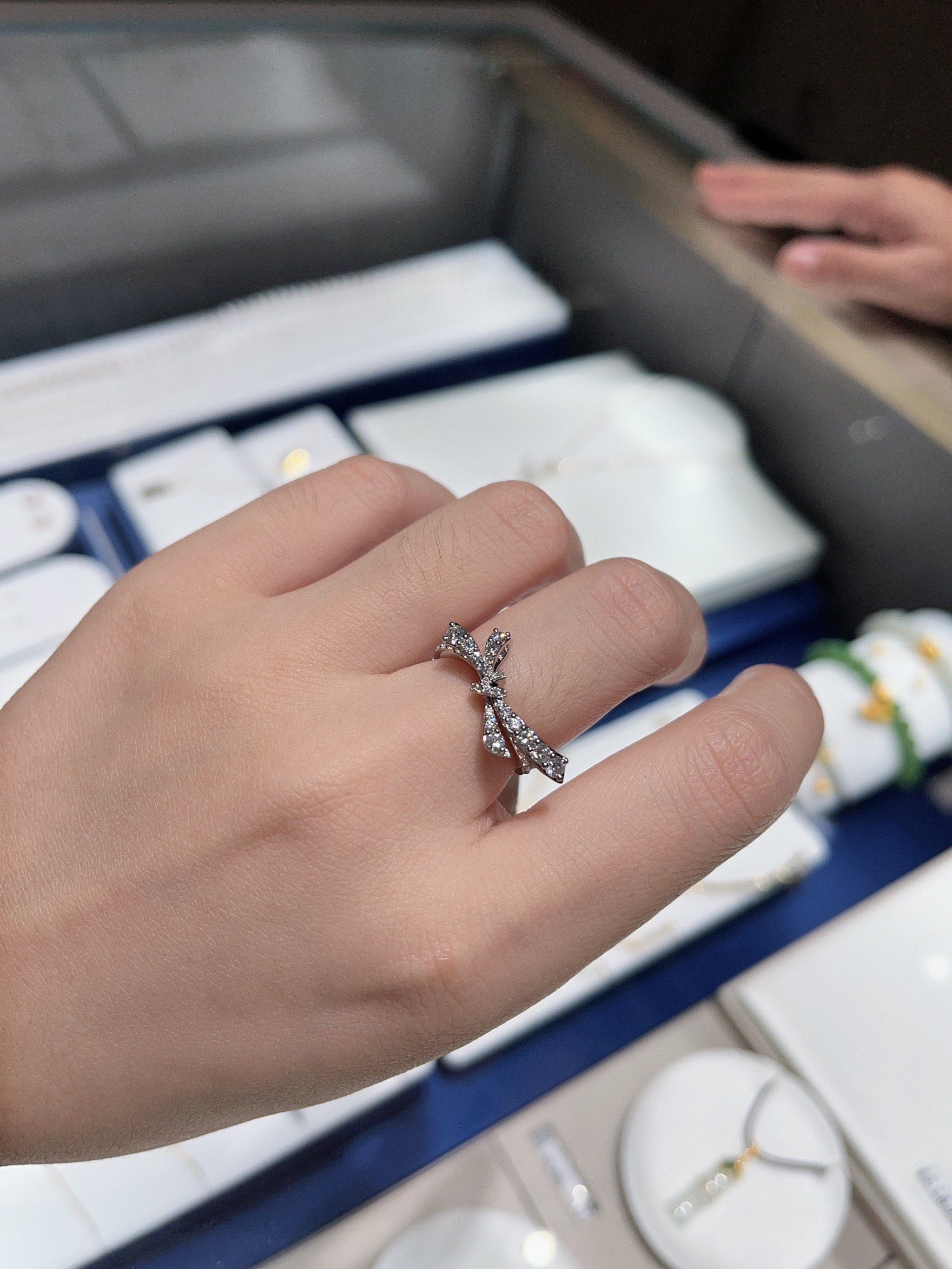 设计得恰到好处
超值很爱,是心动感觉呀～
#周大福王薇薇#王薇薇