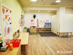 -黄浦乐烁龙鱼宝贝托育园(海潮路校区)