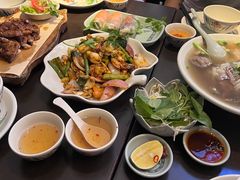 -大头虾越式风味餐厅(光明广场店)