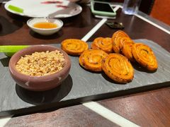榛果花生鸭肝酱葱油饼-杭州西子湖四季酒店·金沙厅