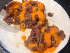 -何妹湿辣牛肉·粤式烧烤砂煲(桂雅路店)