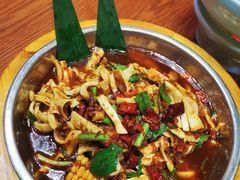 -老滇山寨•云南特色菜•地方菜•民族风情歌舞表演(金碧店)