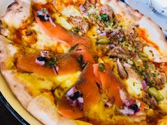 烟熏三文鱼拼金枪鱼比萨-PIZZA BIANCA(万象城店)