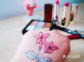 小红花活动倒数第二天啦继续产出画杜鹃花喽     