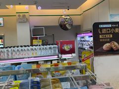 -全家便利店(襄阳南路店)