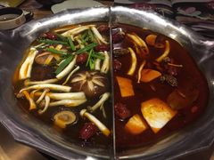-湊湊火锅·茶憩(新中关购物中心店)
