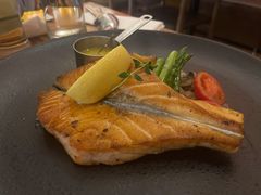 香煎三文鱼配柠檬汁-安妮意大利餐厅(世贸天阶店)