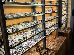 -优医视平价眼镜蔡司依视路折扣工厂店(十里堡店)