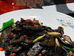 -乡村馕坑肉·烧烤·新疆菜·本地人更爱吃(阿勒泰首店)