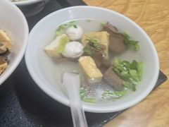 -松树干拌面店