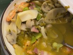 -沪华海鲜大酒楼(南汇店)