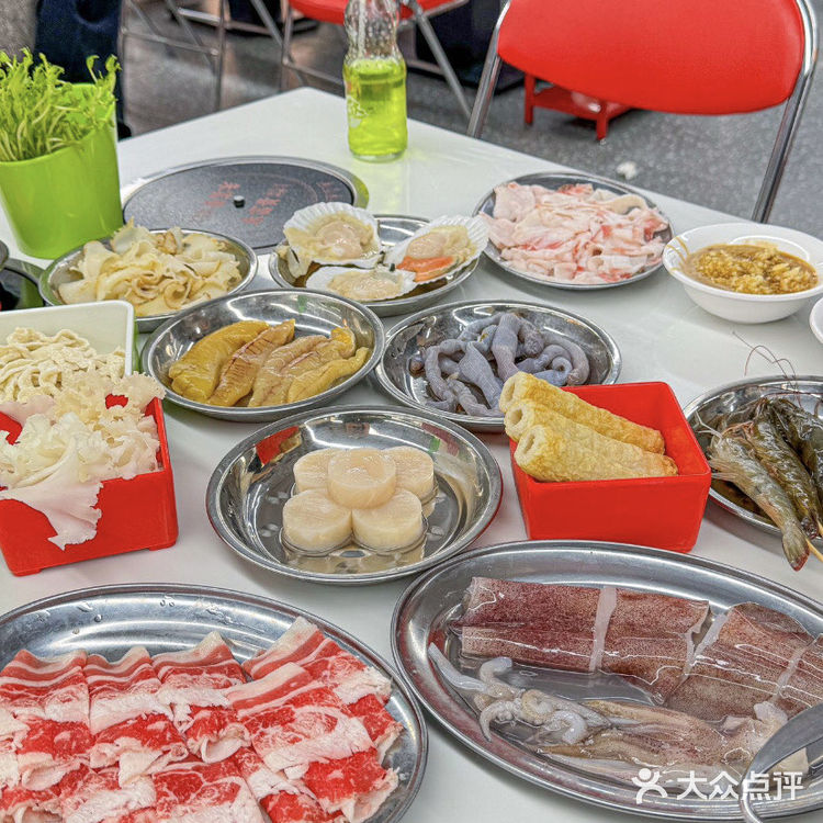 可算吃上朱富贵了！工作日人也是真的多