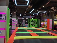 -酷跳蹦床主题公园(万胜广场店)